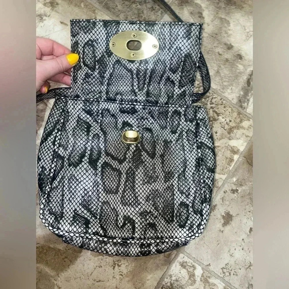 Women’s Black and  Grey Snake Skin Crossbody shoulder bag purse adjustable strap - Picture 4 of 16
